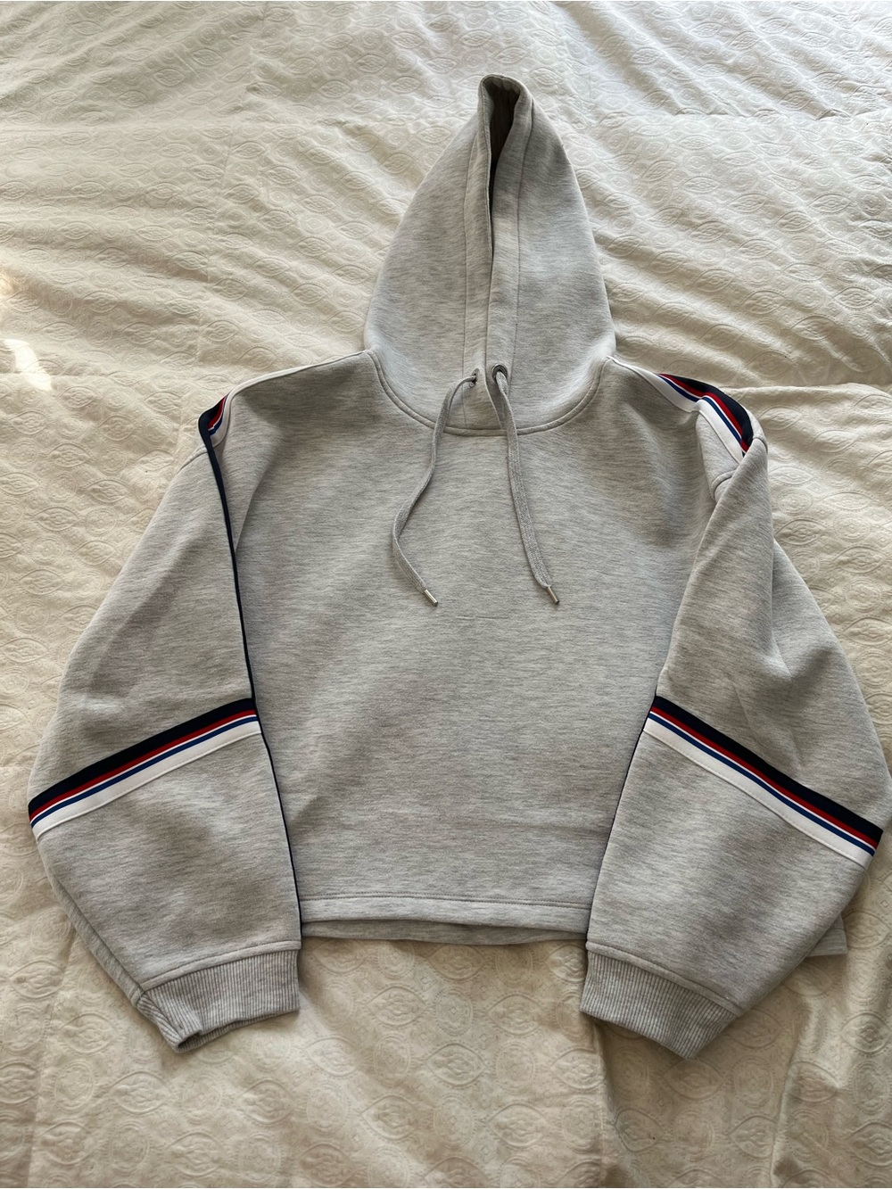 Tommy Hilfiger Tommy jeans Cropped Gray Hoodie Sweater w/ Striped Sleeve Detail